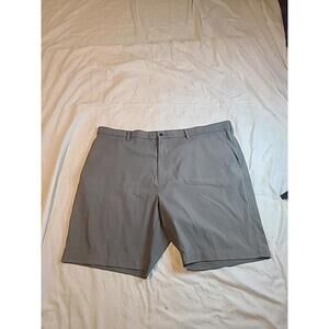Callaway mens golf shorts 46B, Pre owned